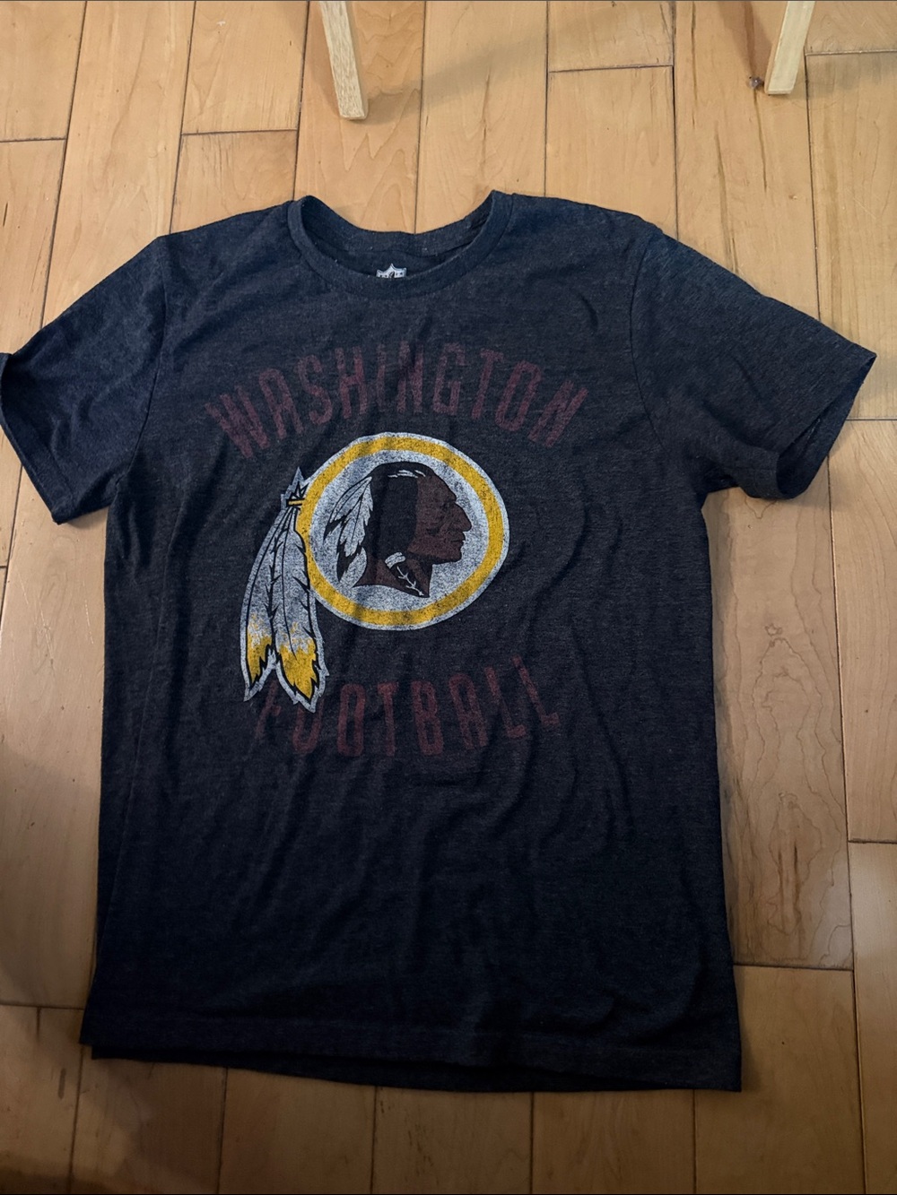 NFL Washington Short-Sleeve Graphic Tee in Charcoal with Gold and Maroon